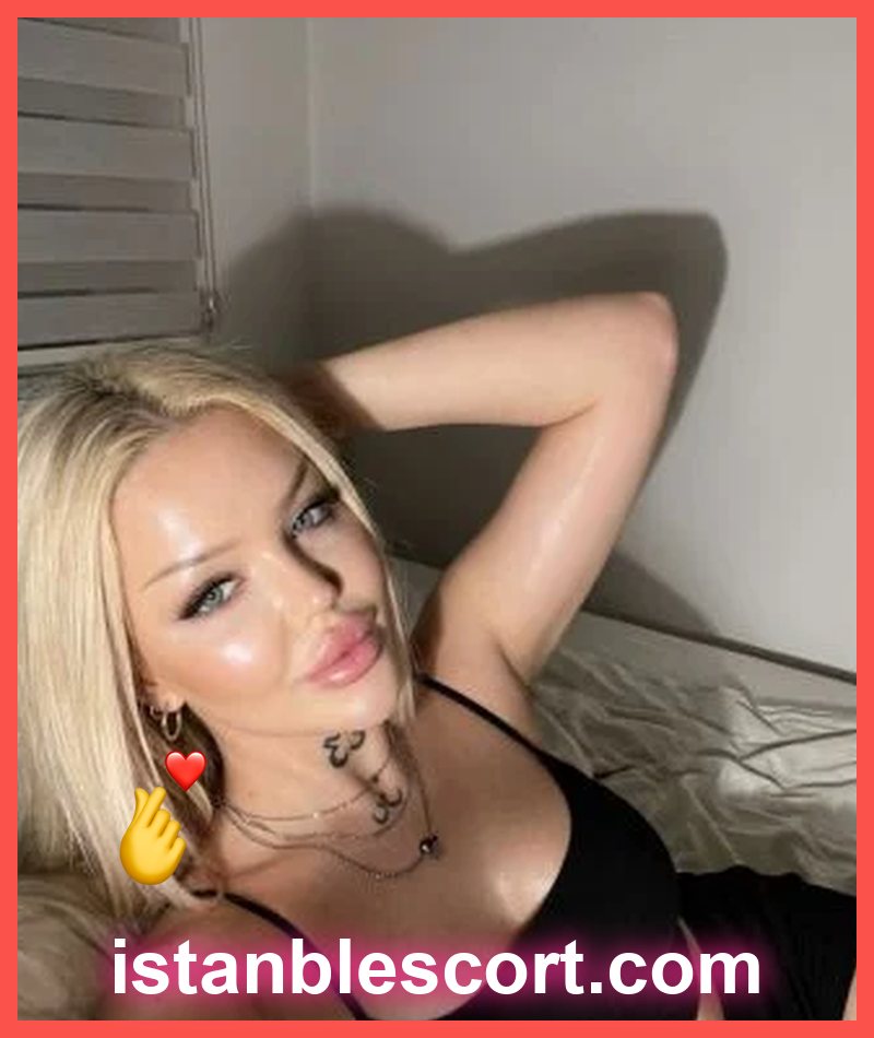 Defne, 27 — Çağlayan showcase card